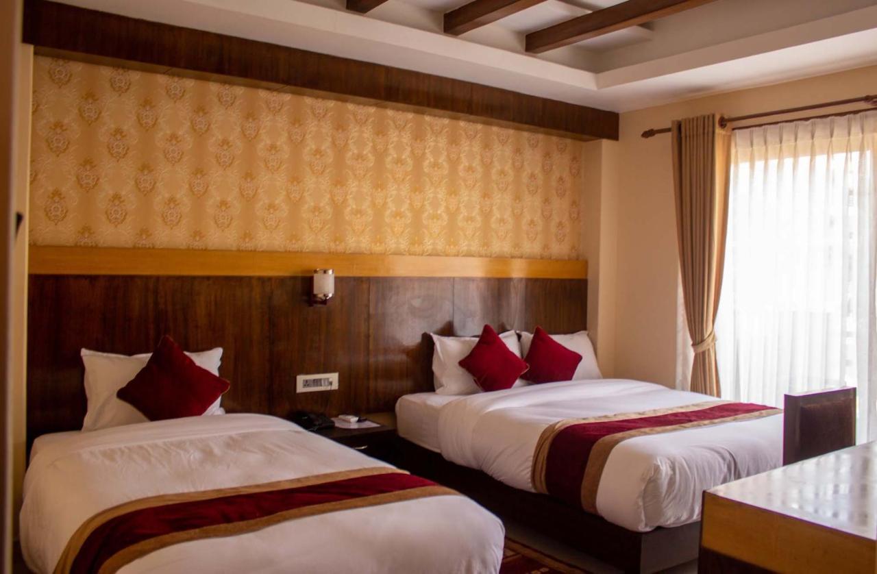 Hotel Silverline โพคารา ภายนอก รูปภาพ