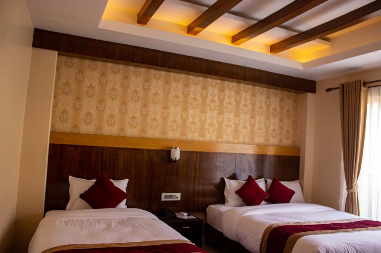 Hotel Silverline โพคารา ภายนอก รูปภาพ