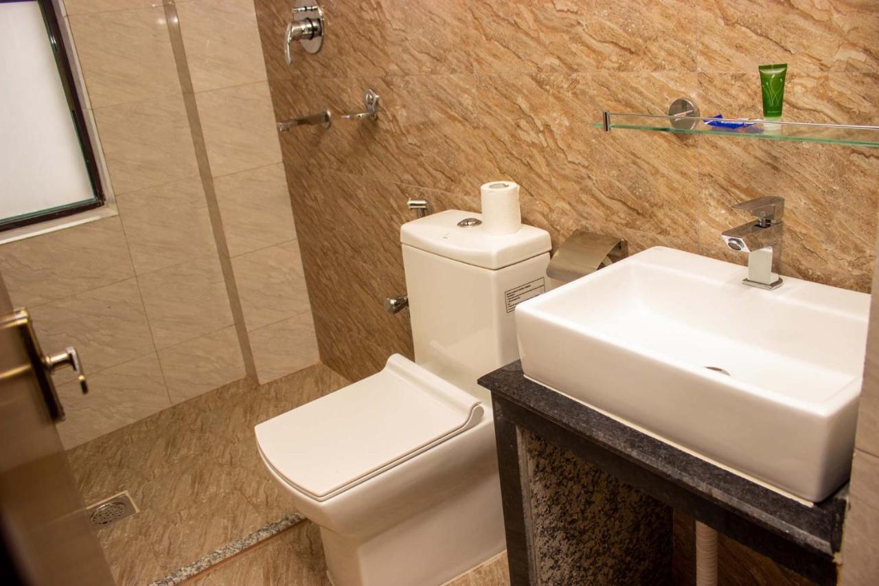 Hotel Silverline โพคารา ภายนอก รูปภาพ